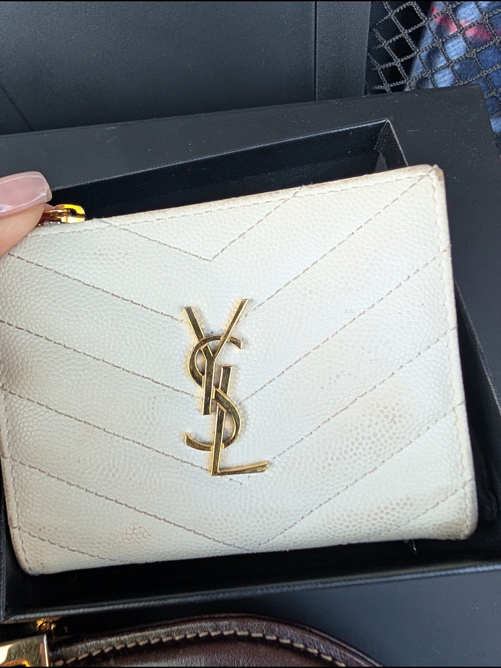 Saint Laurent Cream Quilted Leather Card Holder with Gold YSL - Picture 2 of 6